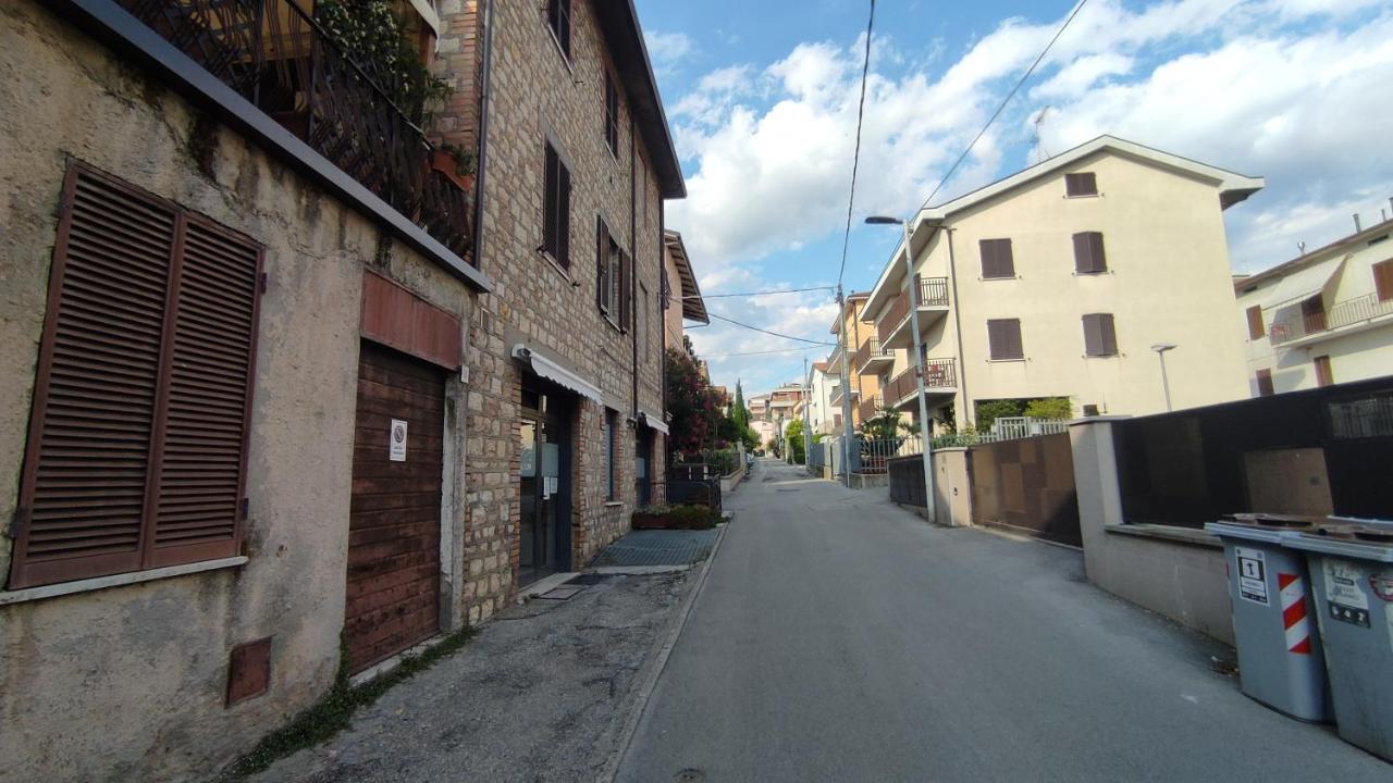 Appartamento Via Ponchielli بيرودجا المظهر الخارجي الصورة